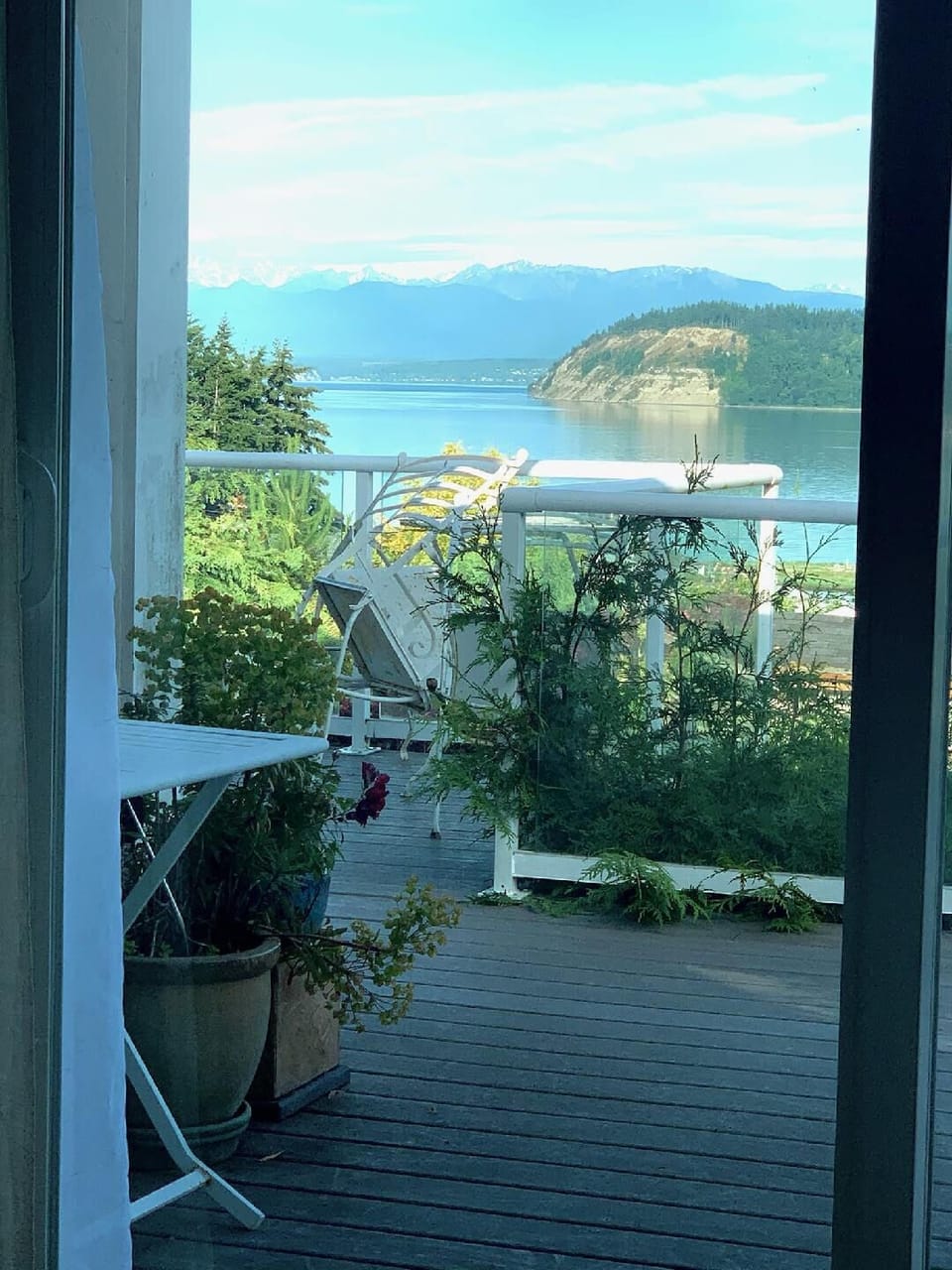 Breathtaking views, this photo was taken at dawn  from the Primary bedroom.