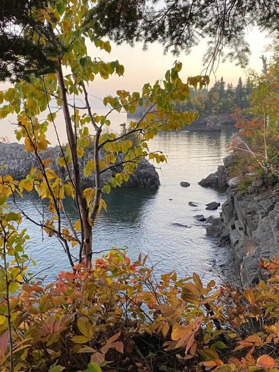 the small islet-filled bay looking toward Tettegouche