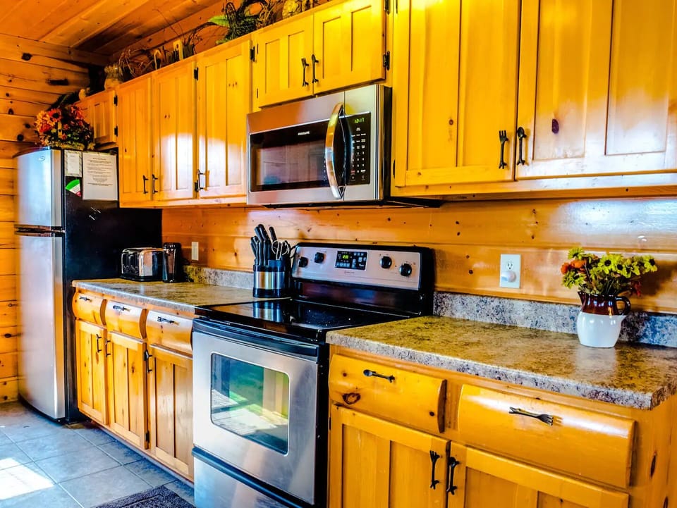 Cook at home and save on eating out. The kitchen has everything you'll need