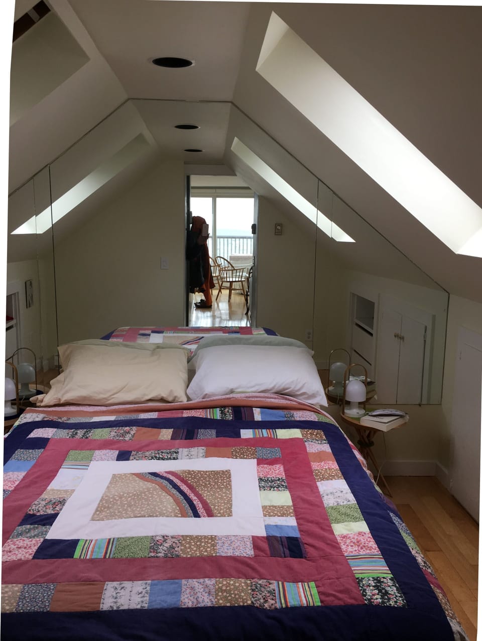 the bedroom with reflection of the water view (360 degree water views ?!)