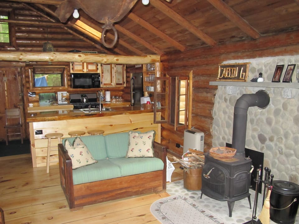 Looking towards the kitchen