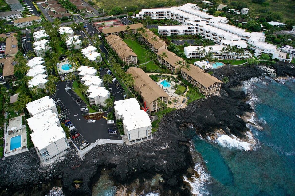Here you can see the pool in the middle of the complex