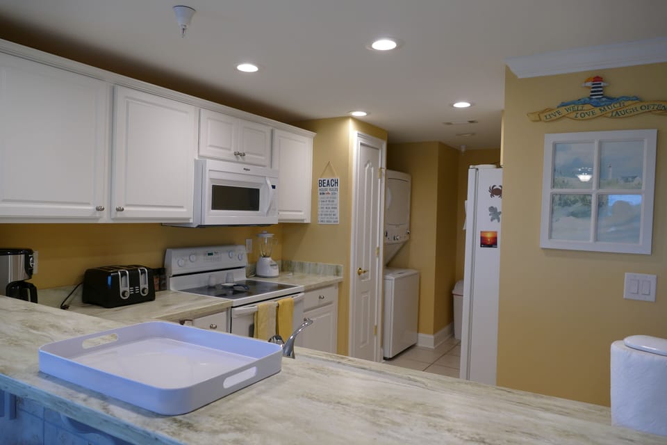 Fully Equipped Kitchen - Full size Washer and Dryer