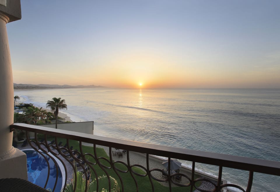 Beautiful view of the surf break!