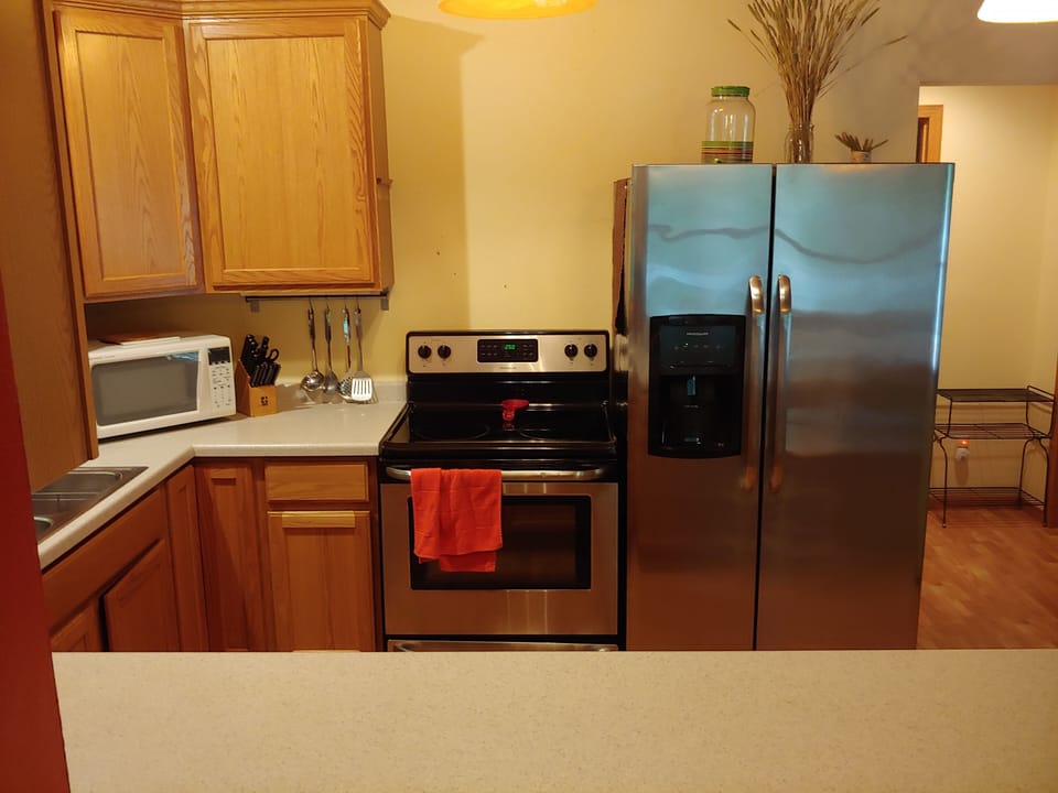 Eagle's New oven and frig