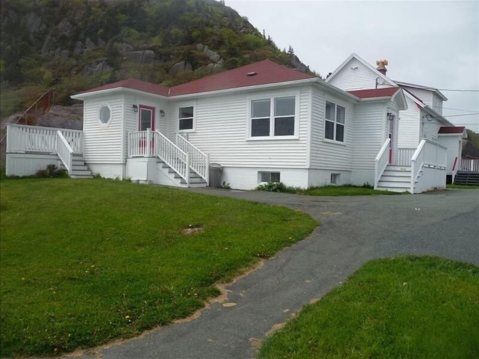 Assistant Light Keeper's House, Fort Amherst, St. John's, NL
