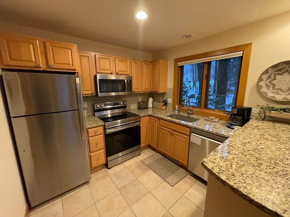 Condo Kitchen with all new Appliances