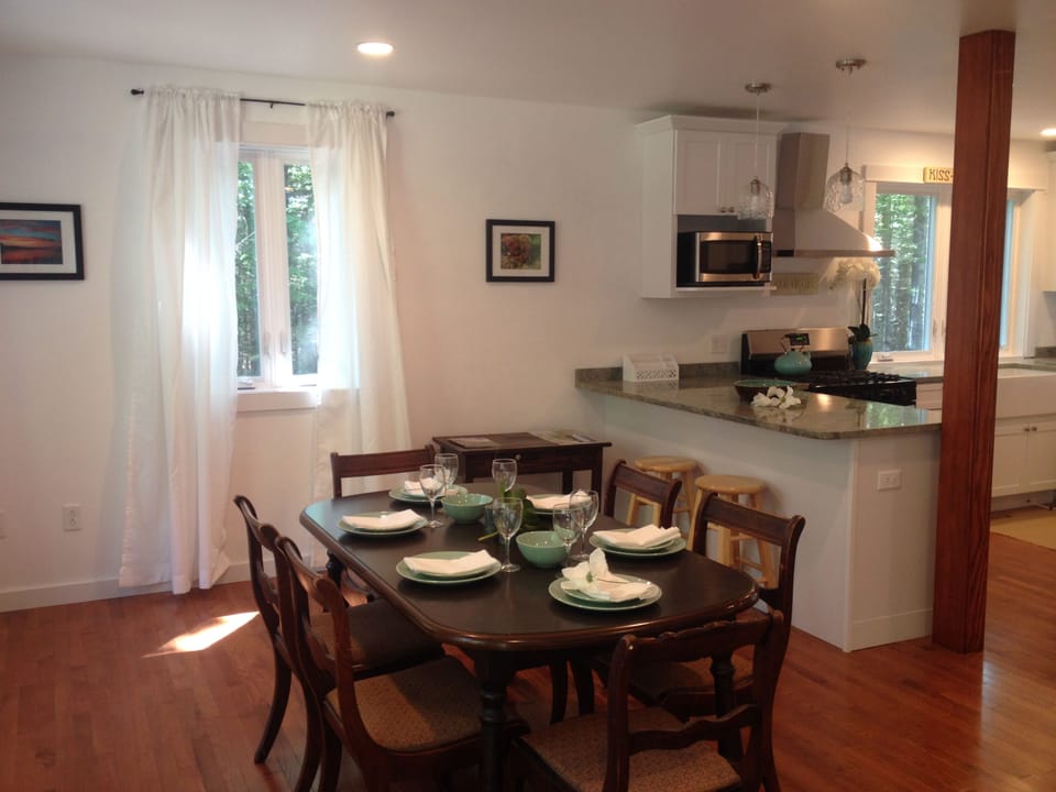 Open Concept Dining Room & Kitchen with breakfast bar (1st Floor)