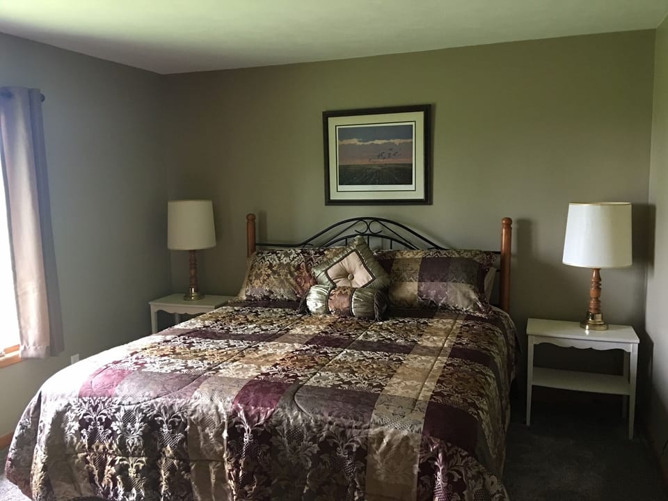 Master bedroom king bed