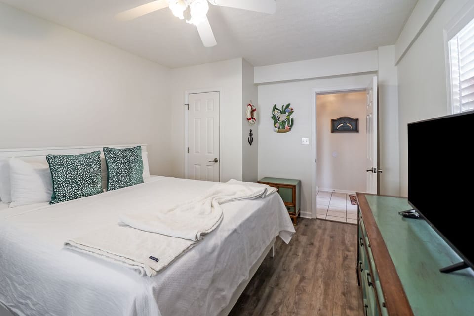 Ground floor king bedroom