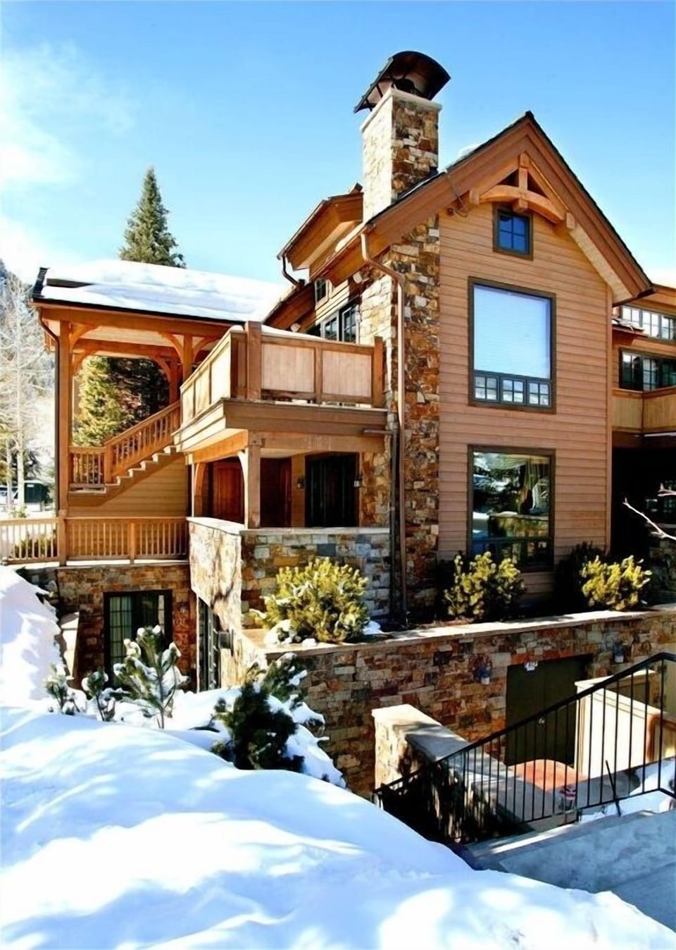 Exterior of Pines Lodge Winter