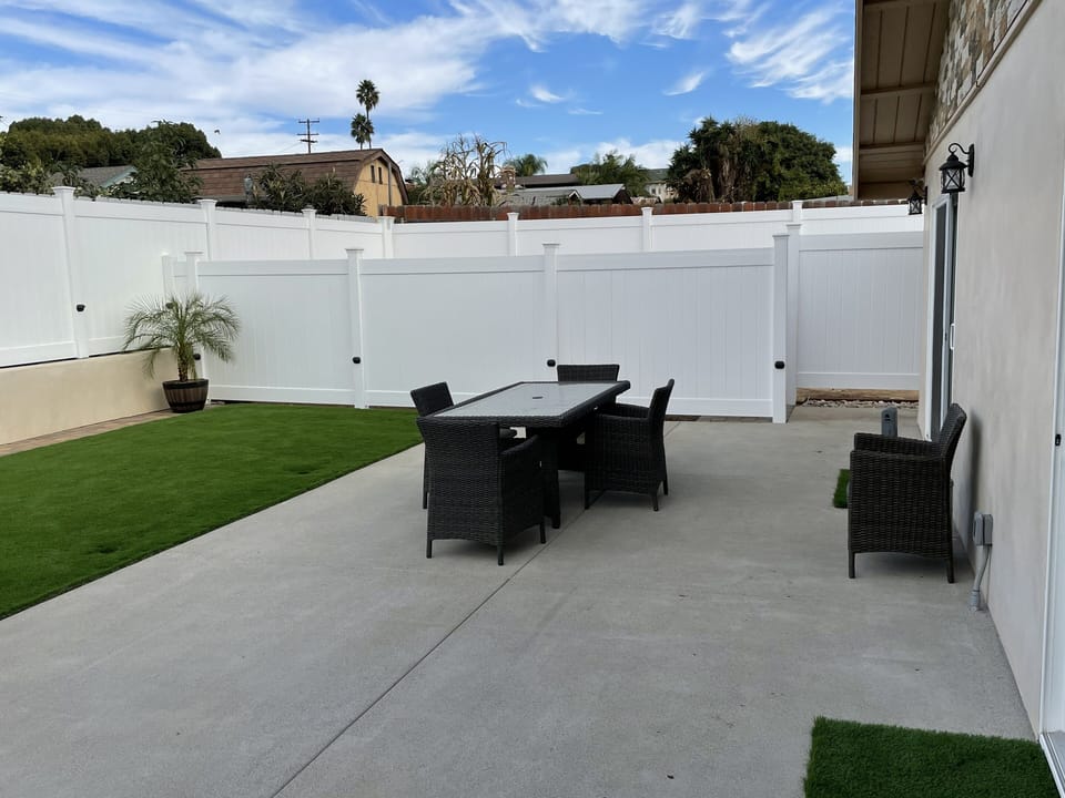 Outdoor dining