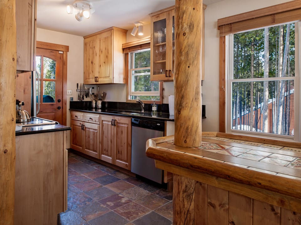 Bar and kitchen area
