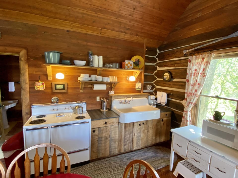 VINTAGE KITCHEN