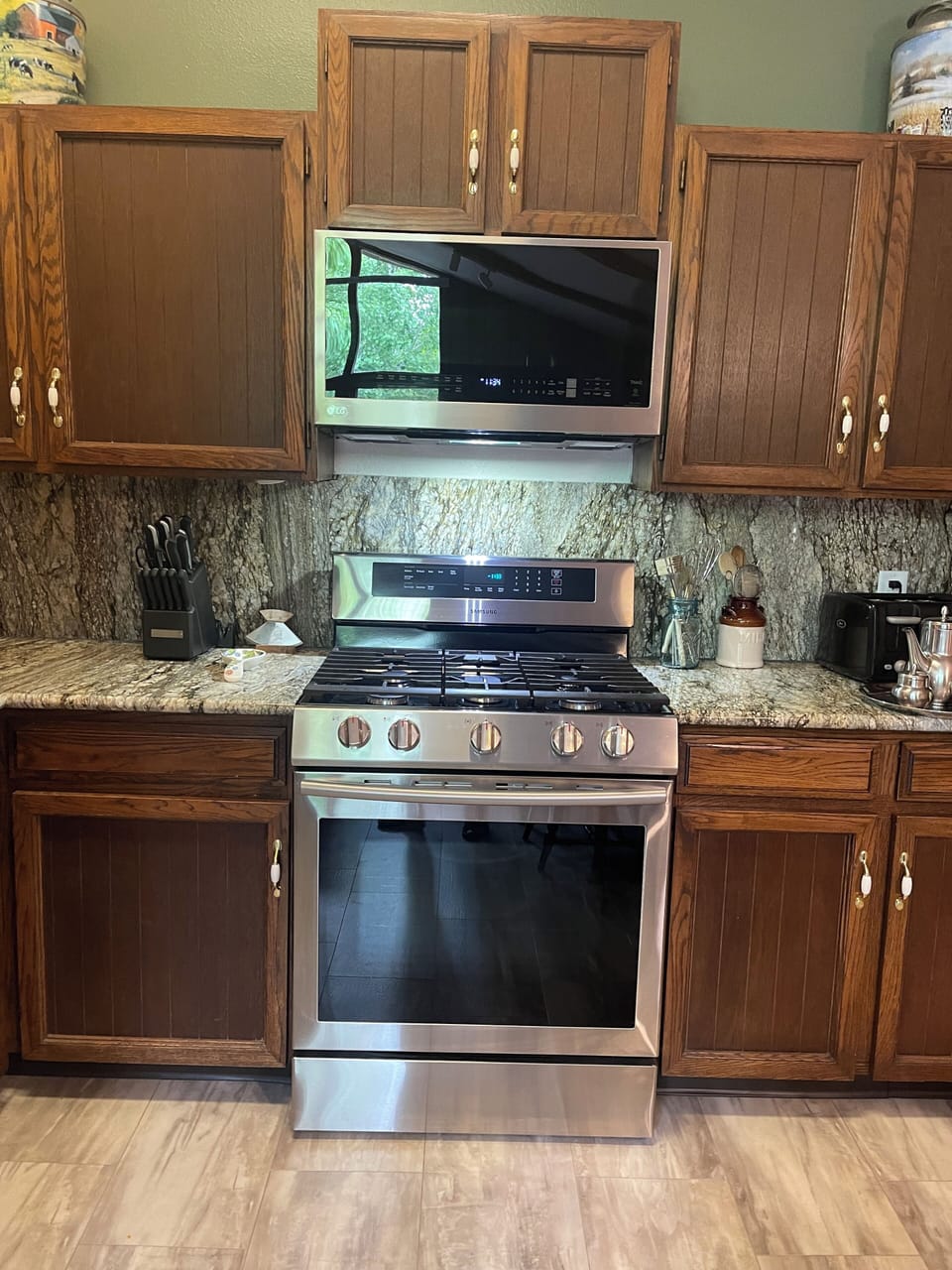 5 burner gas stove & 2023 new microwave/air fryer microwave