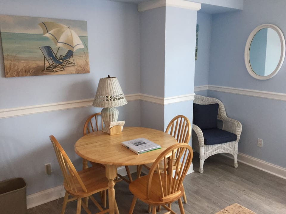 Kitchen/Dining area