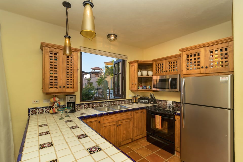 Our cocina is fully stocked with all the tools you need for dining at home.