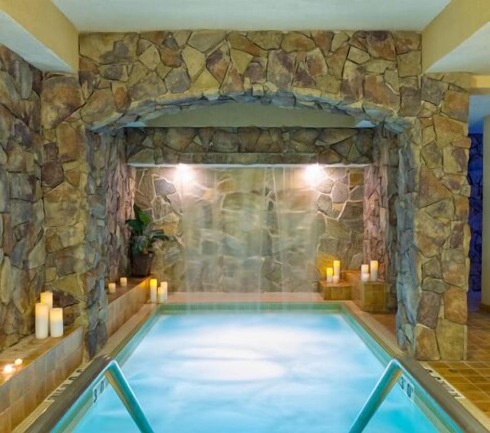 Pool in the Serenity Spa