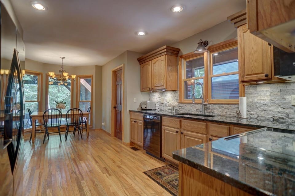 Breakfast sitting area in the kitchen