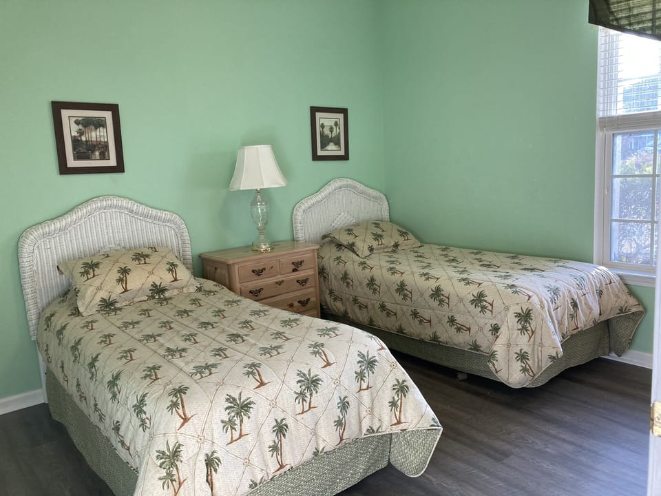 Kids room with two twin beds