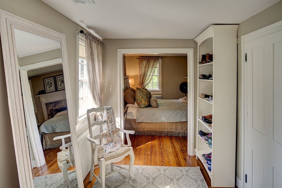 Dressing room off of main bedroom.  Perfect for pre wedding pictures.
