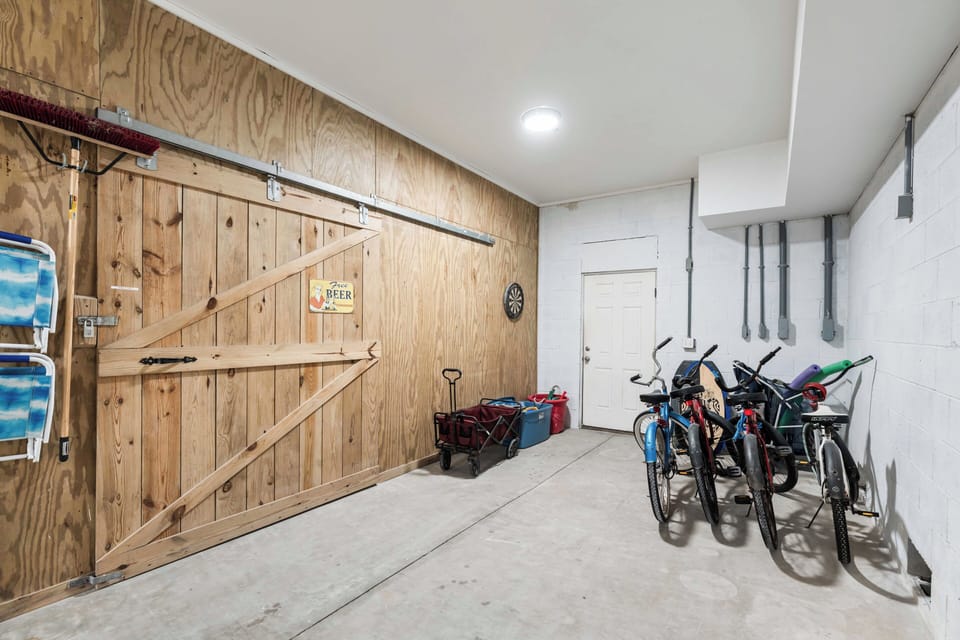 Beach Cruisers/Bikes for Guests Use