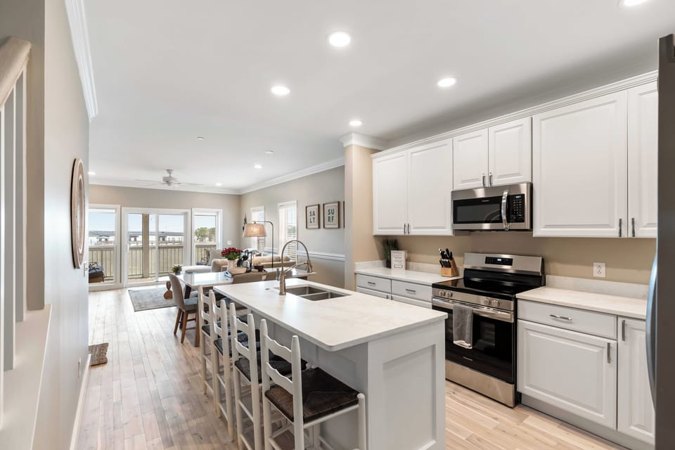 Fully Stocked and Updated Kitchen