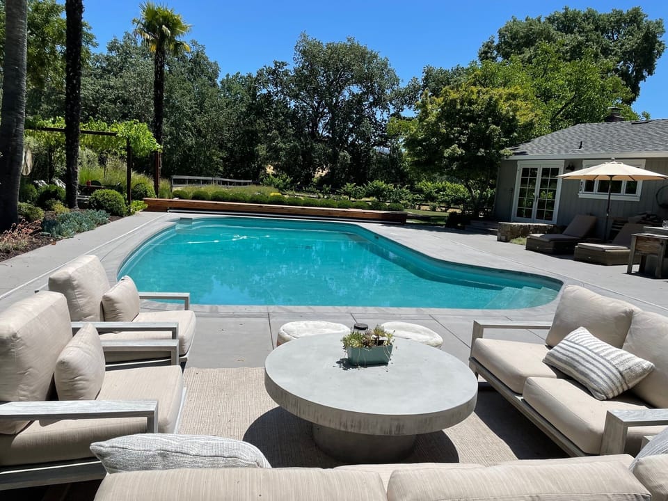 pool side lounge area