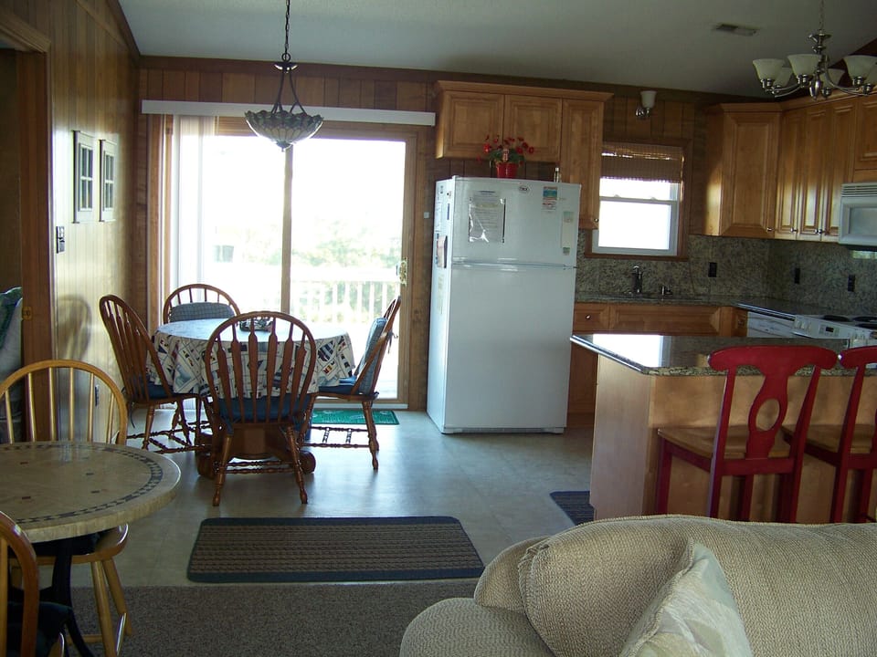 Looking towards back deck