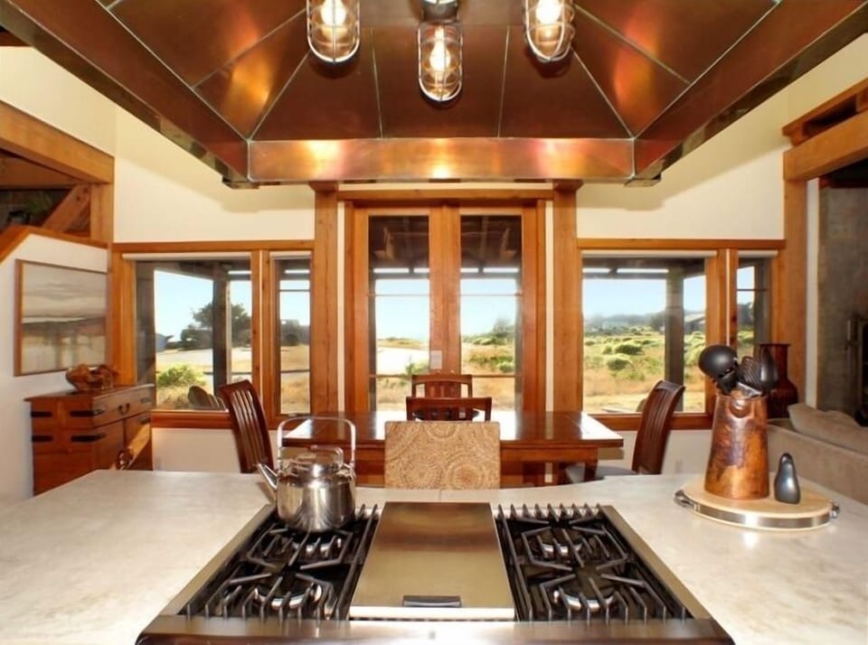 Enjoy the Amazing View While Preparing Meals