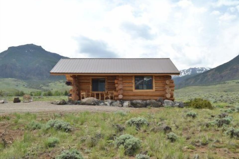 Book your stay at Ranger`s Cabin, your homebase for outdoor adventures and more!