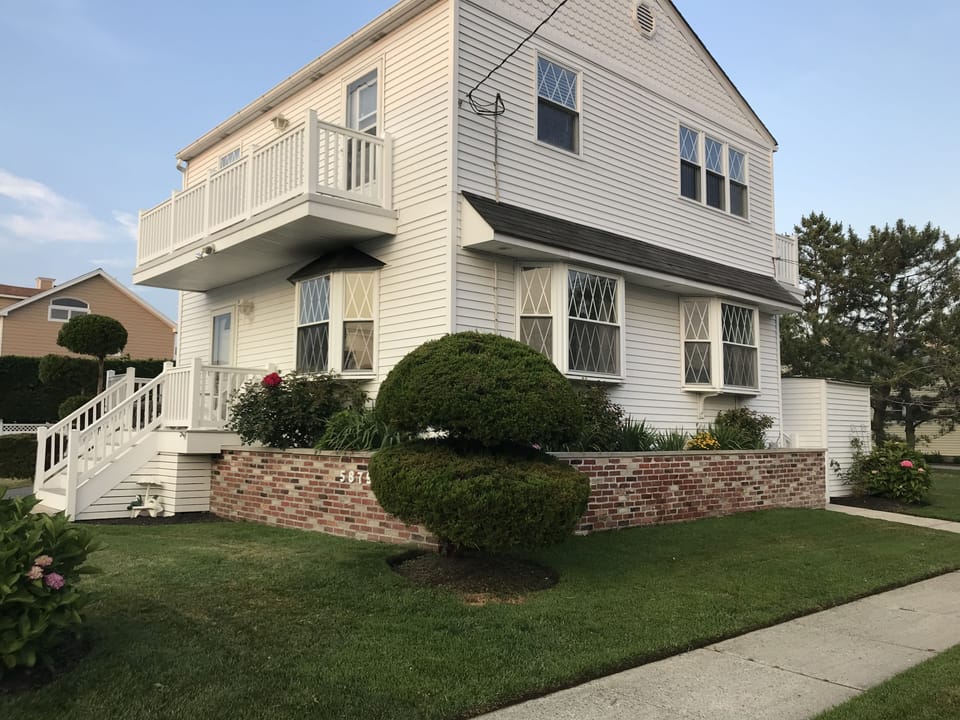 Corner view 