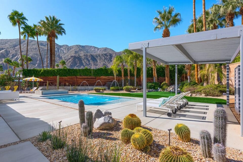 A desert paradise with sensational western mountain views of San Jacinto