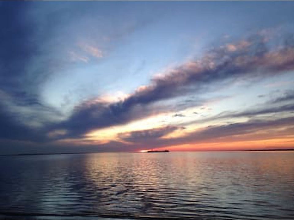Open a bottle of vino and sit back and relax watching evening sun sets! 