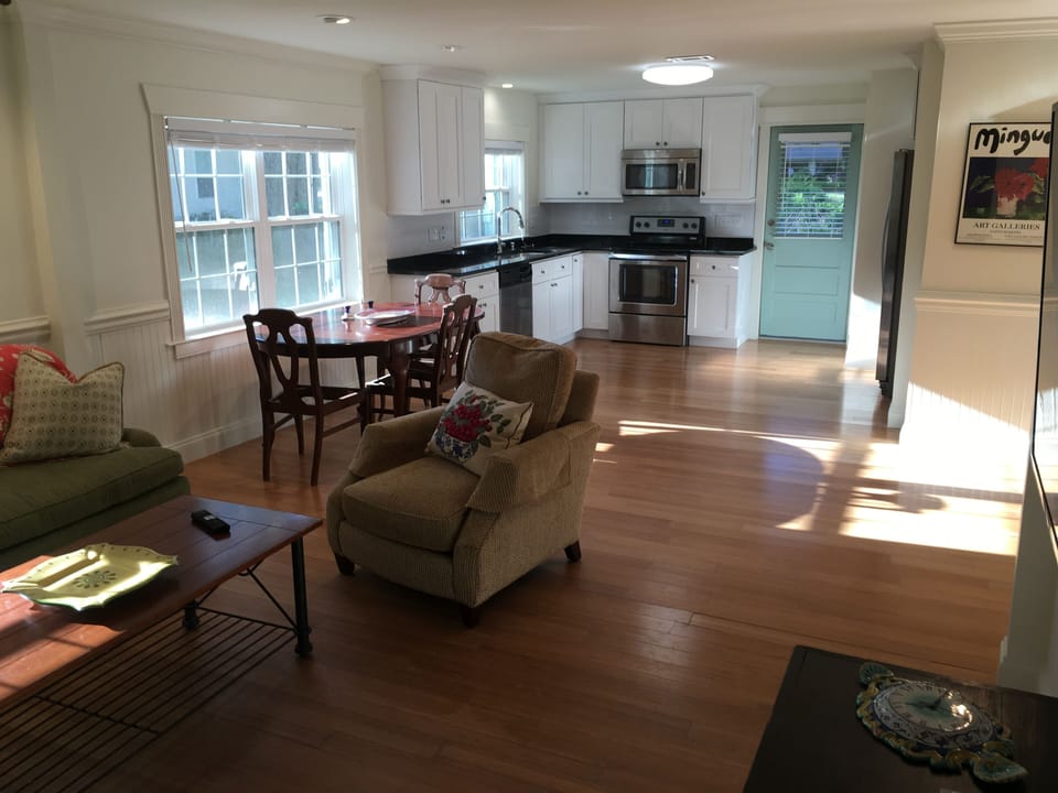 Updated kitchen with all you need to cook a meal or heat up some takeout.