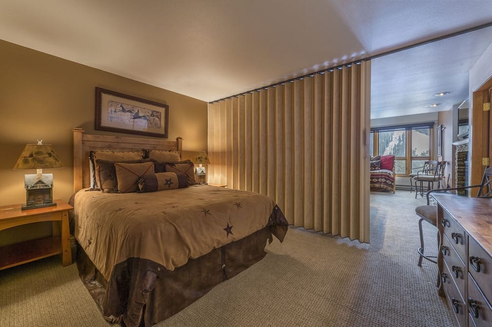 Bedroom 3--Queen bed (accordion door closes for privacy).  3rd bath room. 