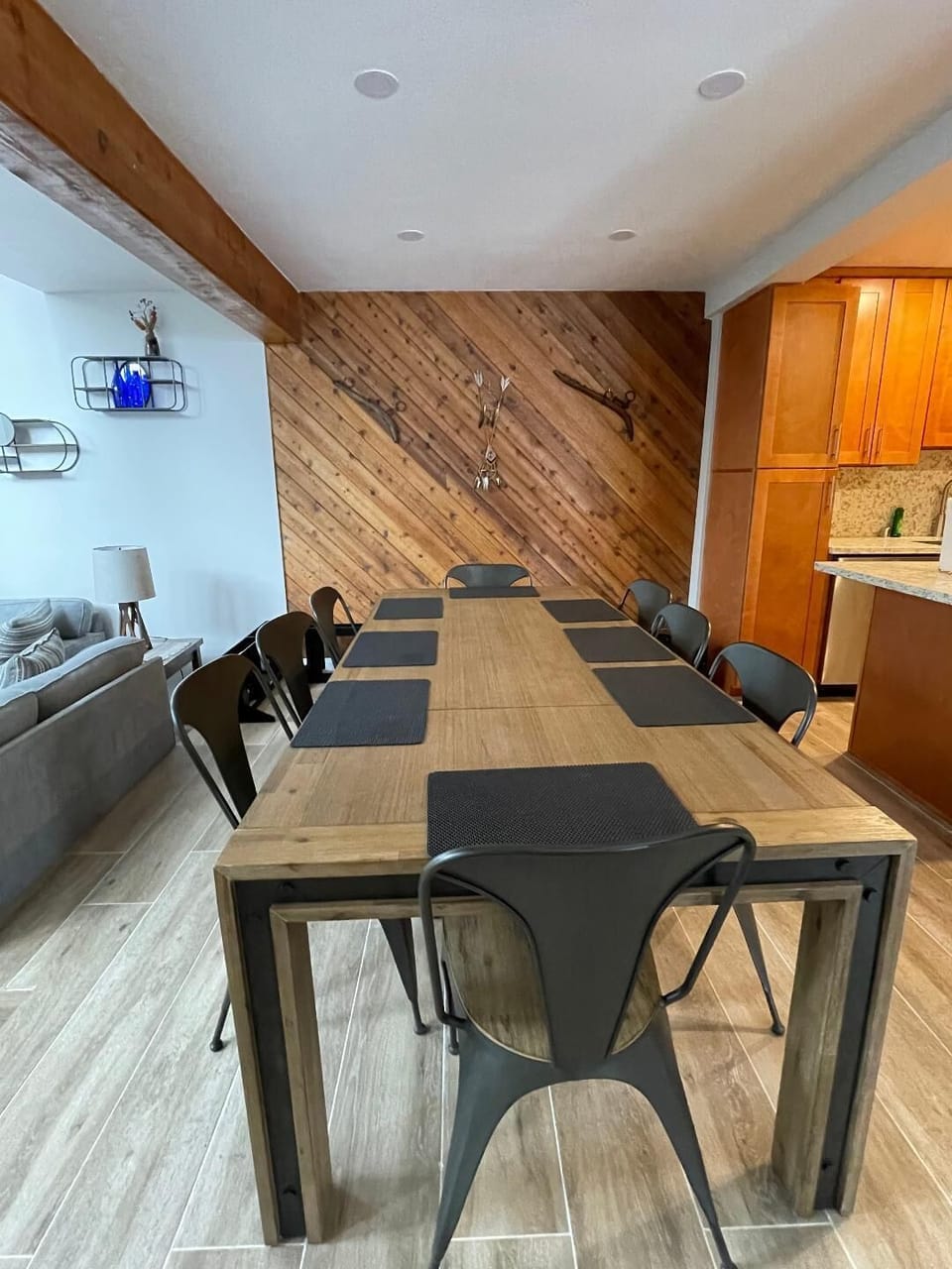 Dinning room with 8 seats