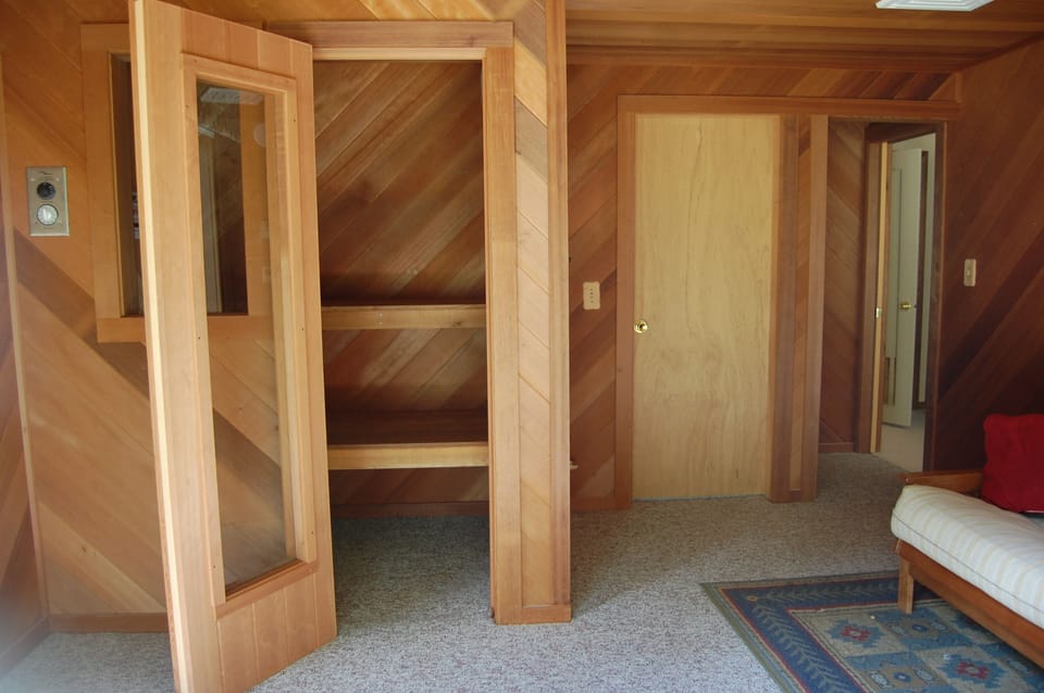 Sauna in Guest Room with Futon. 2nd Floor.