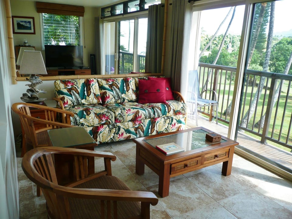 Living Room - relax on the couch and watch the surf roll in.