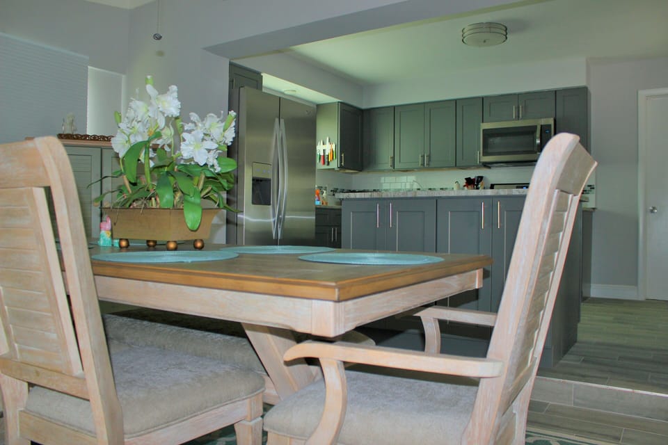 dining/kitchen