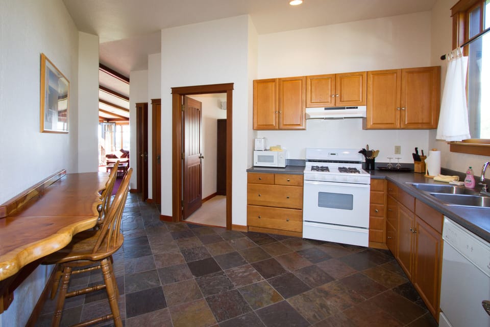 The private kitchen