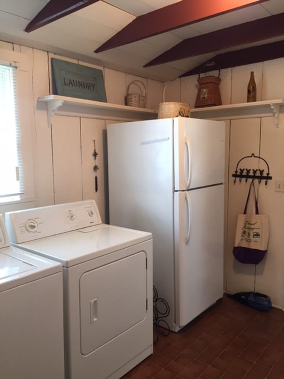 Additional view of laundry room