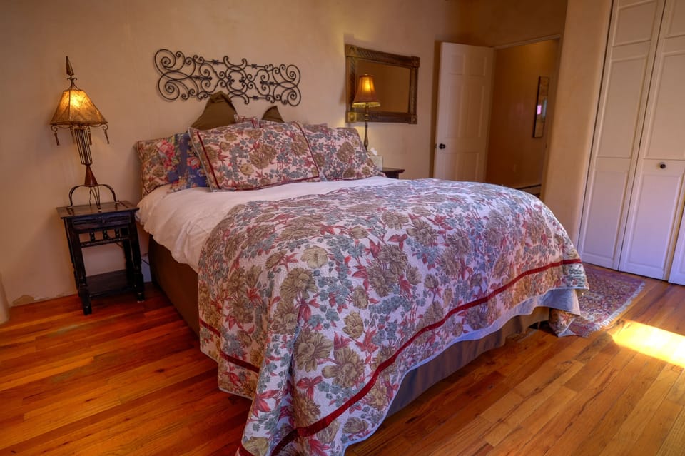 Bedroom with Queen bed, located off of back patio