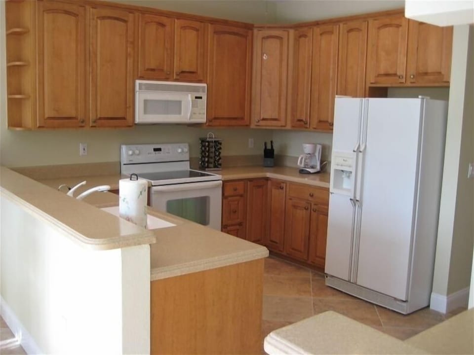Fully equipped Kitchen with new appliances