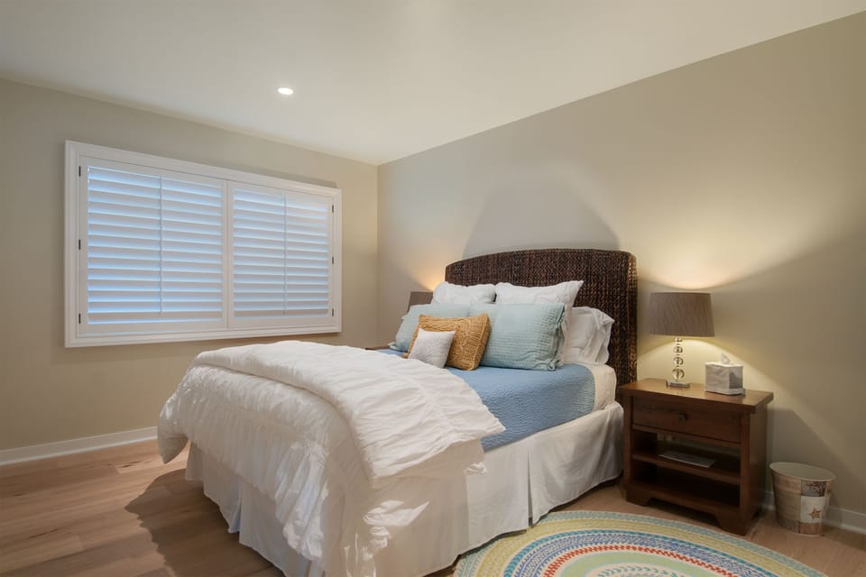 Bedroom #2 with queen
