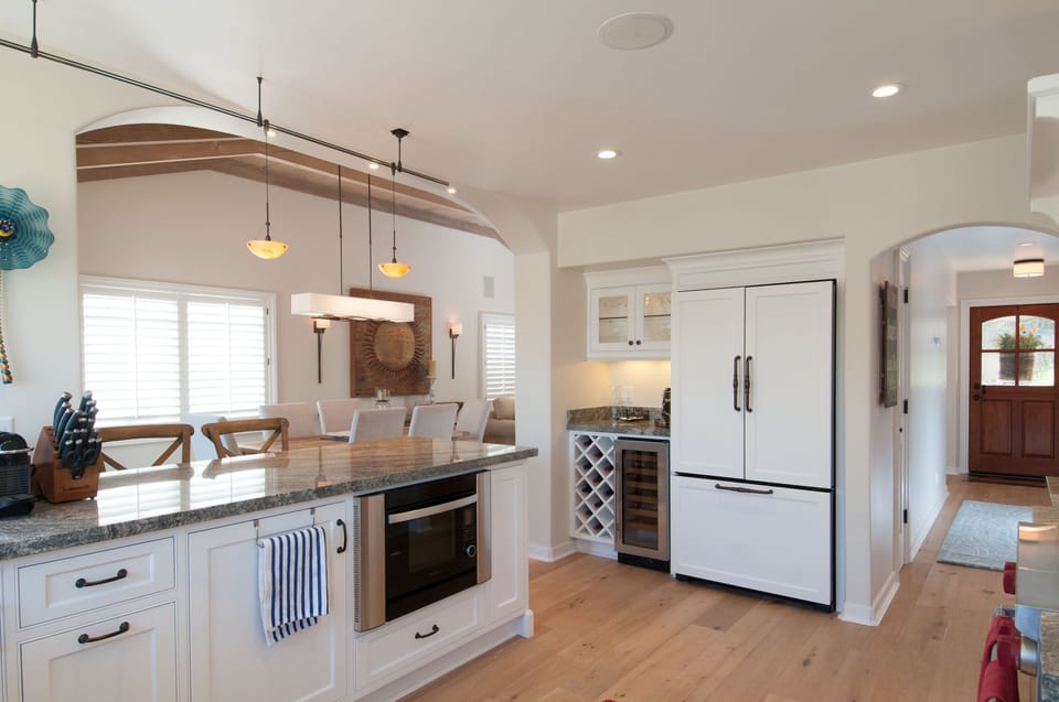 Kitchen-open to dining room