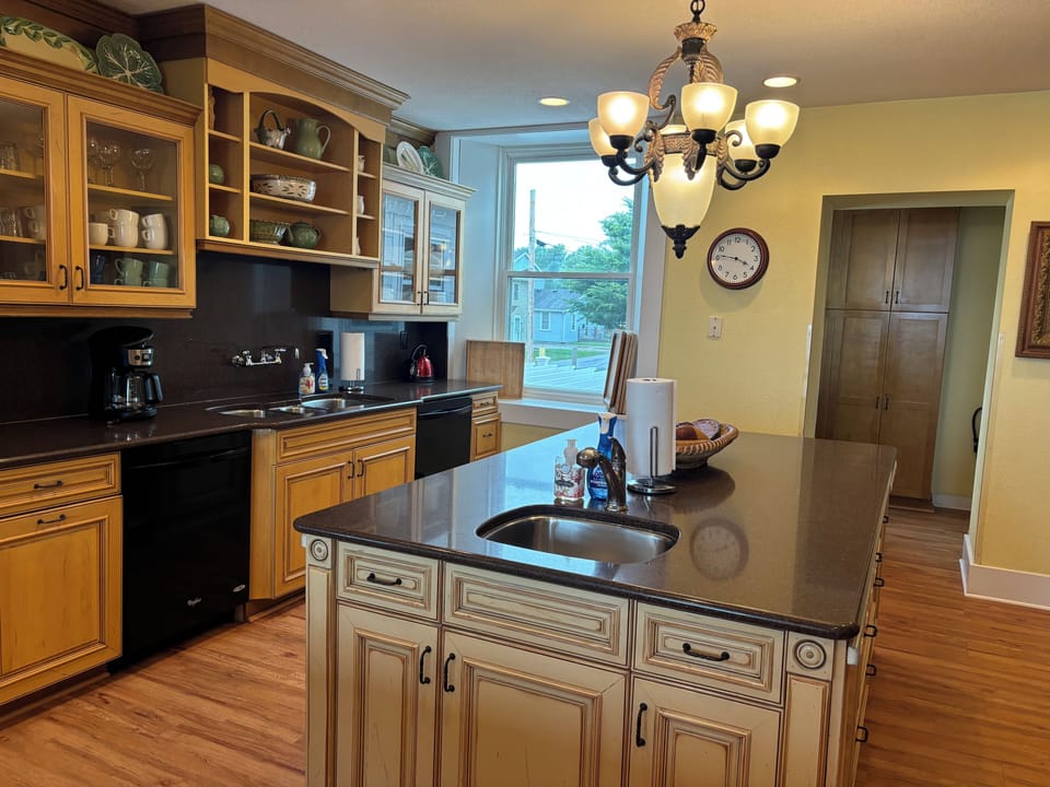 Kitchen, 2 ovens, 2dishwashers, 2 refrigerators