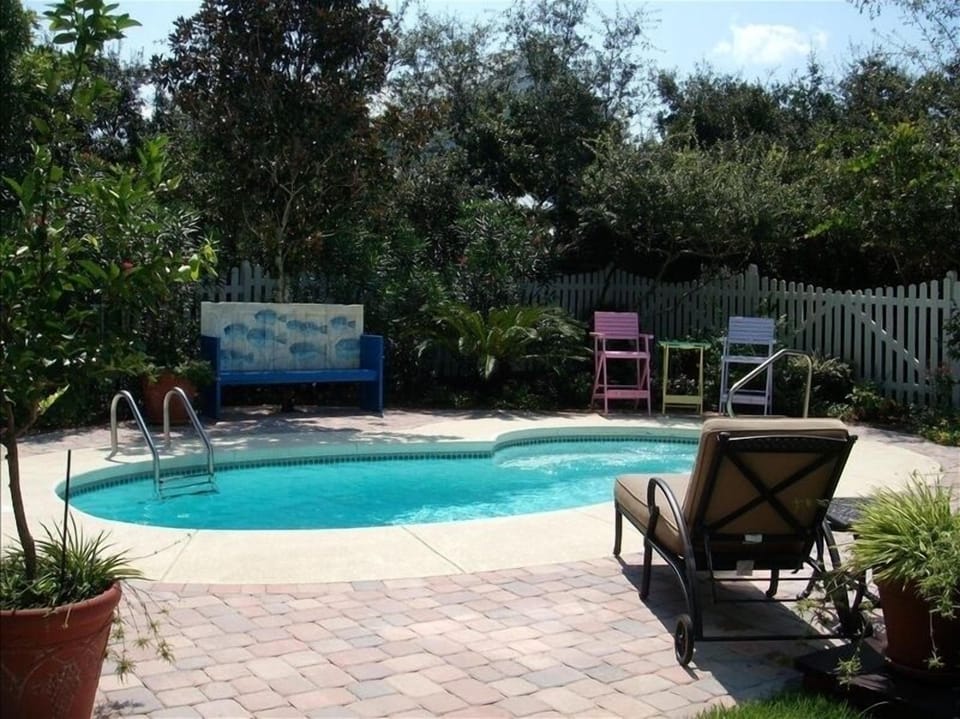 Pool in backyard heated when needed 200.00 weekly