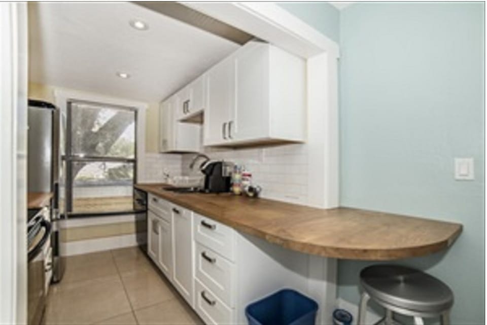 Full Kitchen with Dishwasher