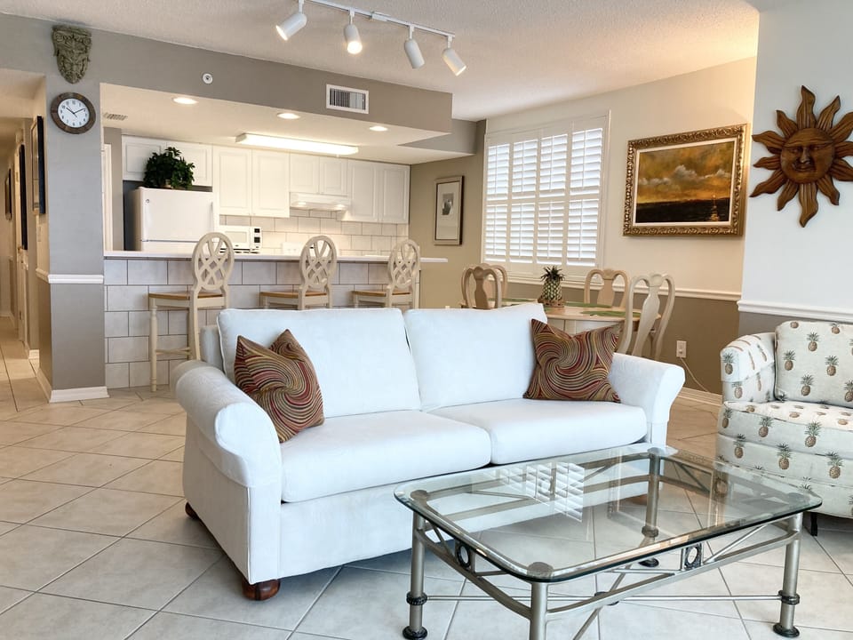 Open floor plan for the kitchen, dining and living room